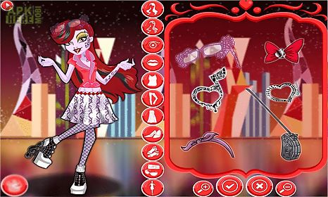 dress up operetta monster in the town