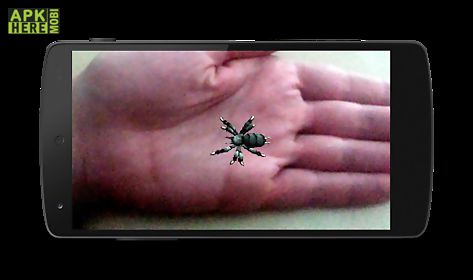 spider on hand prank